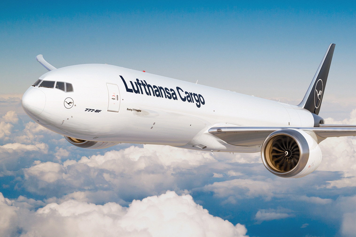 Lufthansa Orders 16 Boeing Cargo and Passenger Aircraft